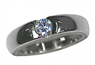 M782GB - Bague solitaire Victoire Marie M®